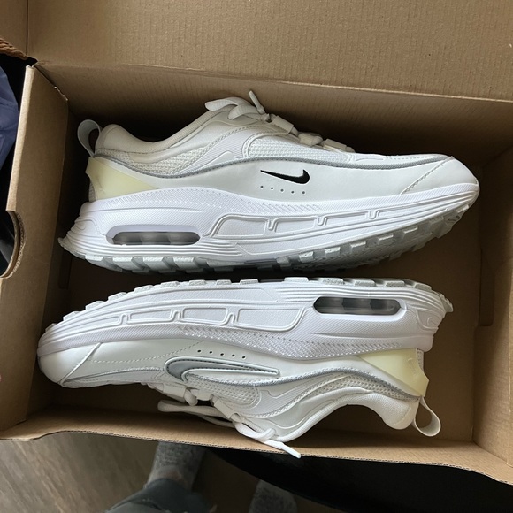 Brand new in box Nike Air Max pure white Nikes Women’s size 9 - Picture 5 of 9